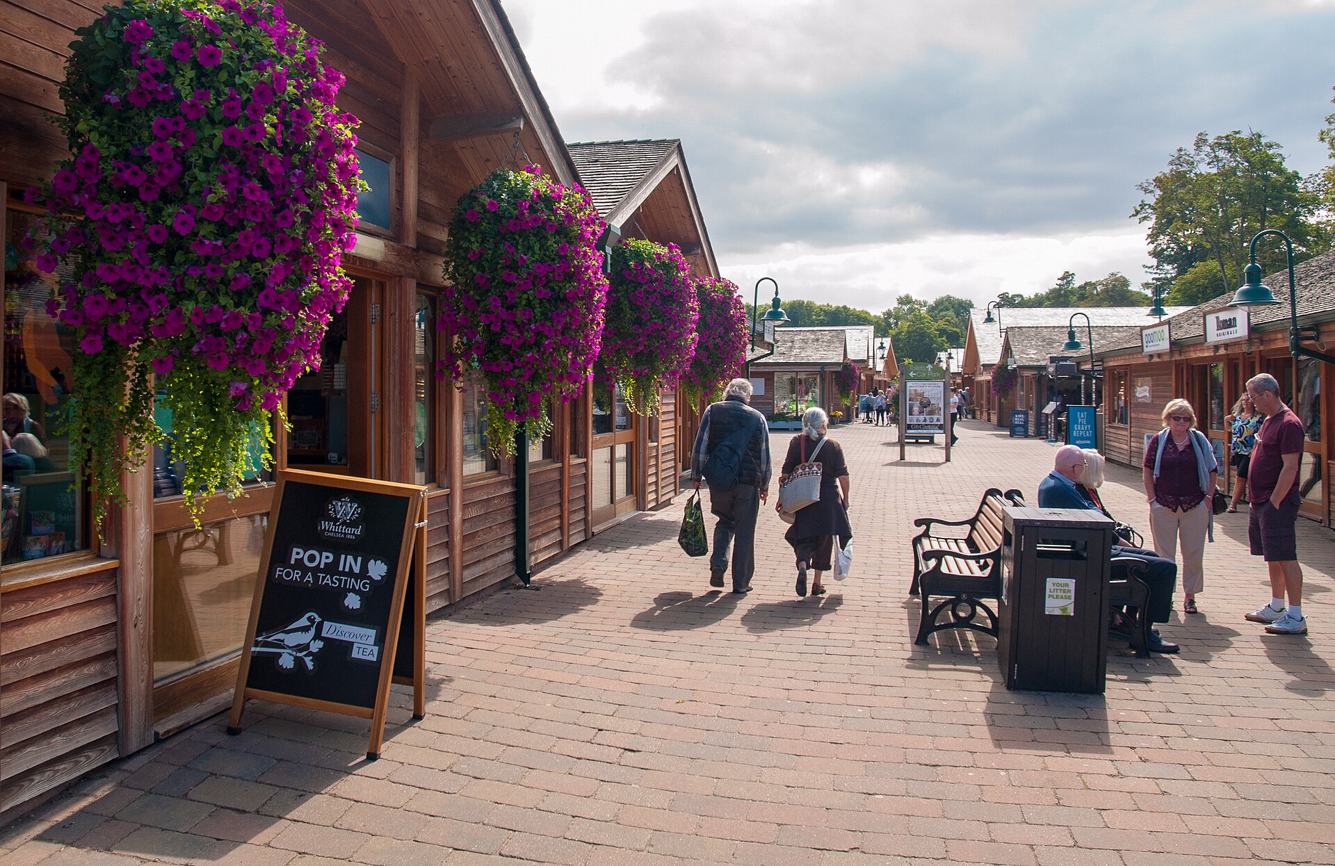 Trentham Shopping Village